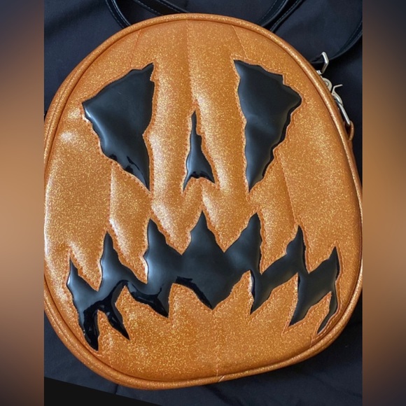 Love pain and stitches Diso - Picture 7 of 9